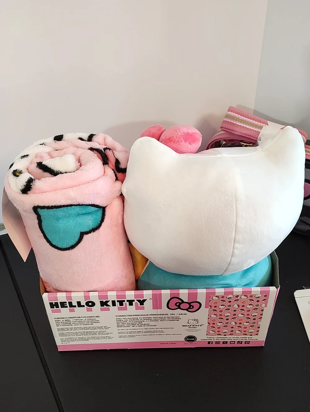 Hello Kitty Big Beautiful Bundle - Picture 7 of 14